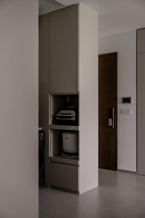 Modern Kitchen at 76 Choa Chu Kang Ave 5 Inz Residence