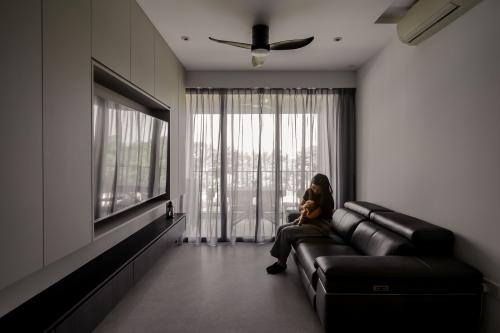 Modern Living Room at 76 Choa Chu Kang Ave 5 Inz Residence