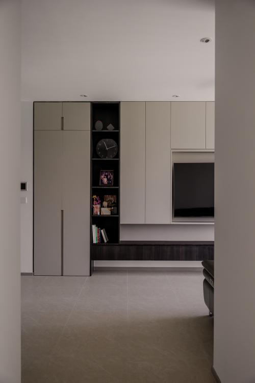 Modern Living Room at 76 Choa Chu Kang Ave 5 Inz Residence