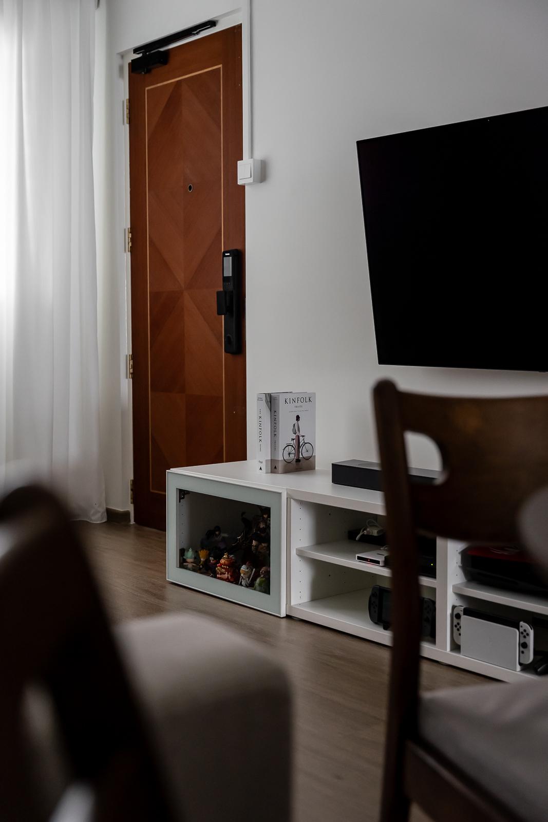 Minimalist Living Room with Vinyl Flooring and Curtain