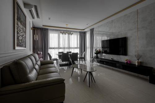 Modern Living Room at 80 Jellicoe Road , Citylight