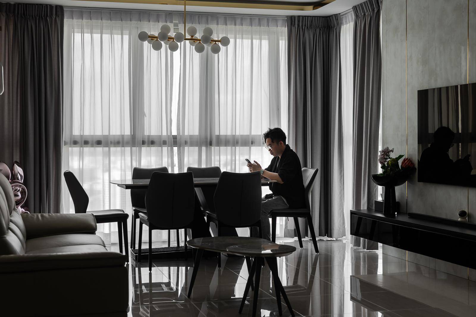 Modern Living Room with Homogeneous Tiles and TV Console