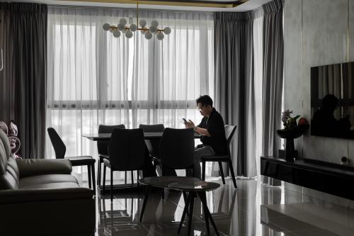Modern Living Room at 80 Jellicoe Road , Citylight