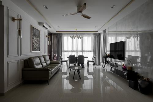 Modern Living Room at 80 Jellicoe Road , Citylight