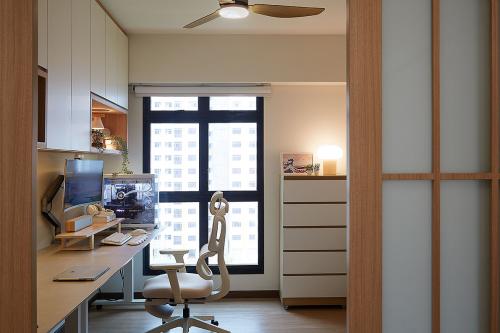Scandinavian Bedroom at Tampines Street 96