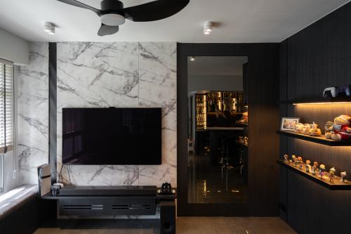 Modern Living Room at Blk 651C Ang Mo Kio Avenue 9