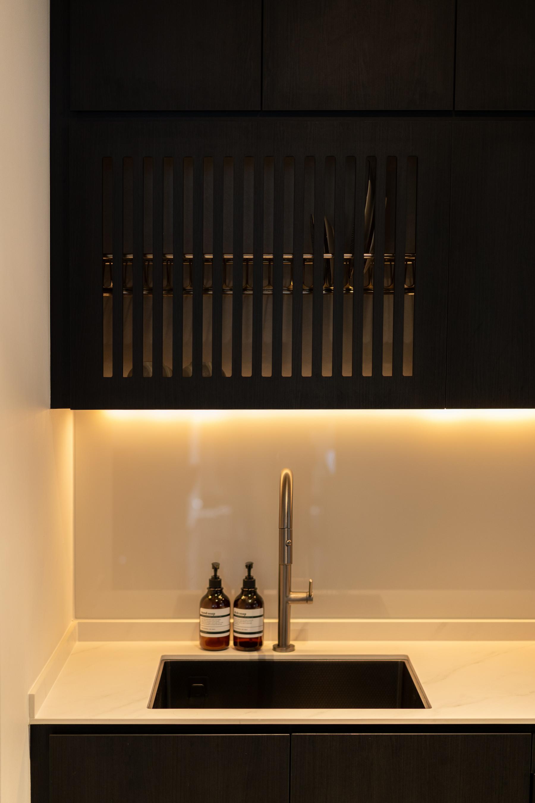 Modern Kitchen with Kitchen Island and Kitchen Accessories