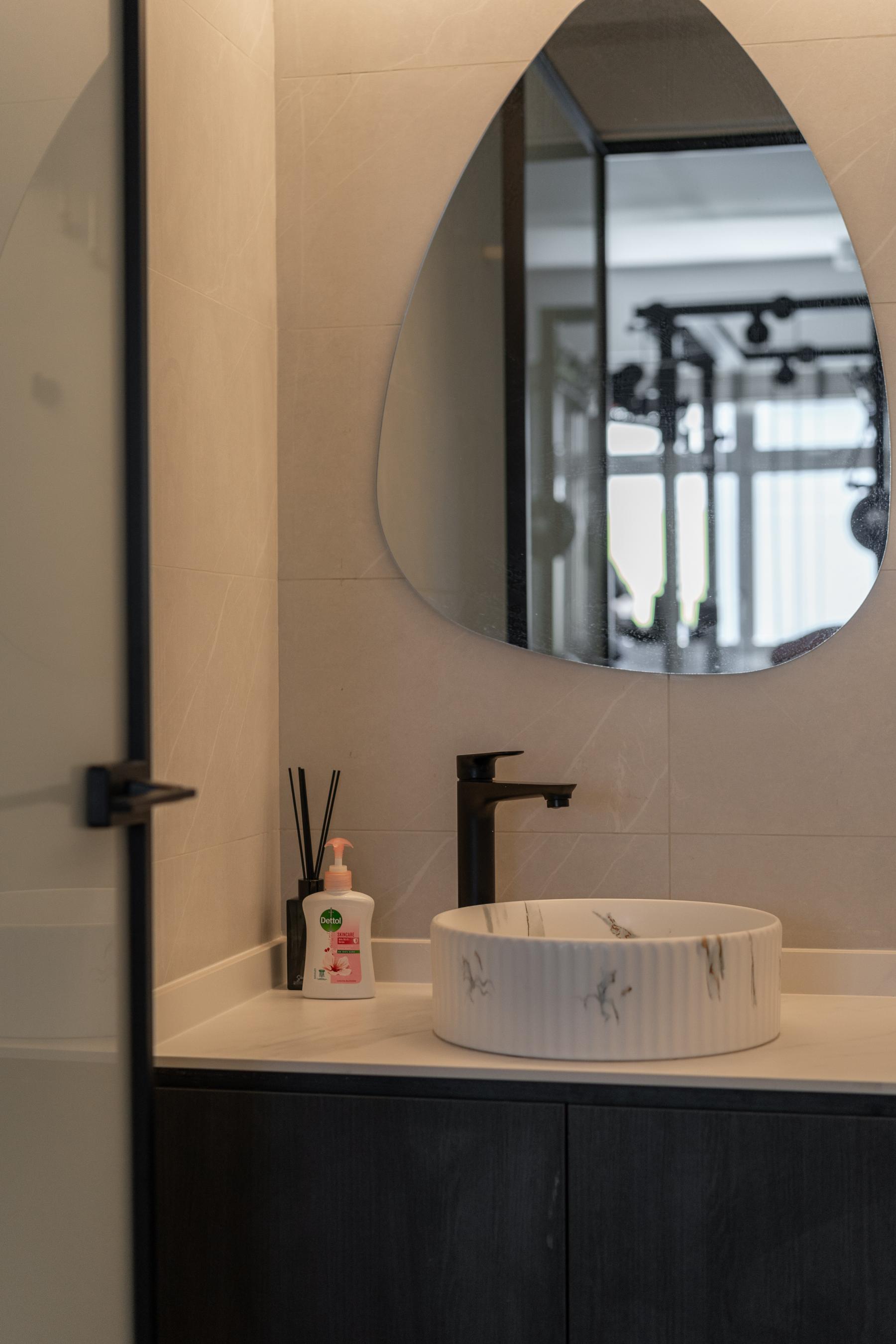 Modern Bathroom with Mirror and Bathroom Storage