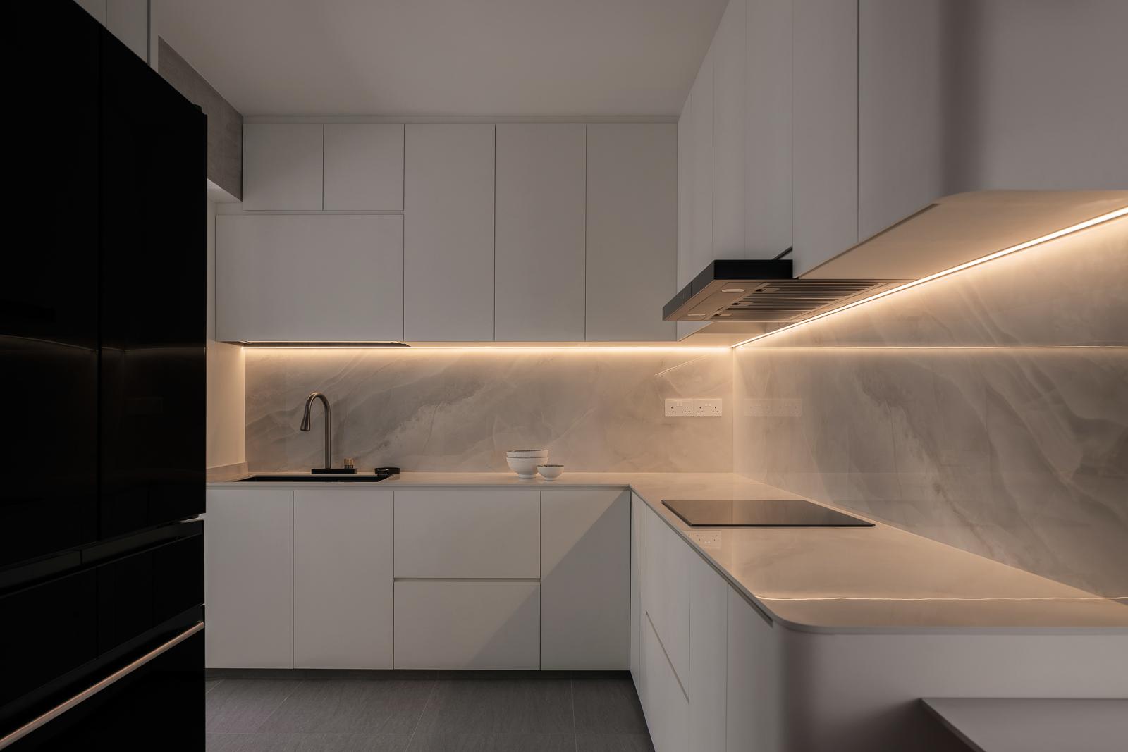 Minimalist Kitchen with Countertop and Homogeneous Tiles