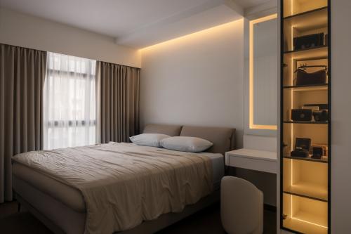 Minimalist Bedroom at Timeless and Airy