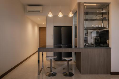 Minimalist Dining Room at Seahill