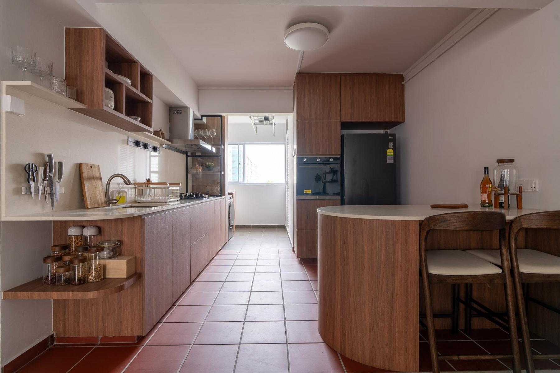 Modern Kitchen with Kitchen Island and Kitchen Accessories