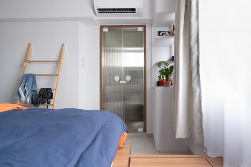 Modern Bedroom at Blk 787D Woodlands Crescent