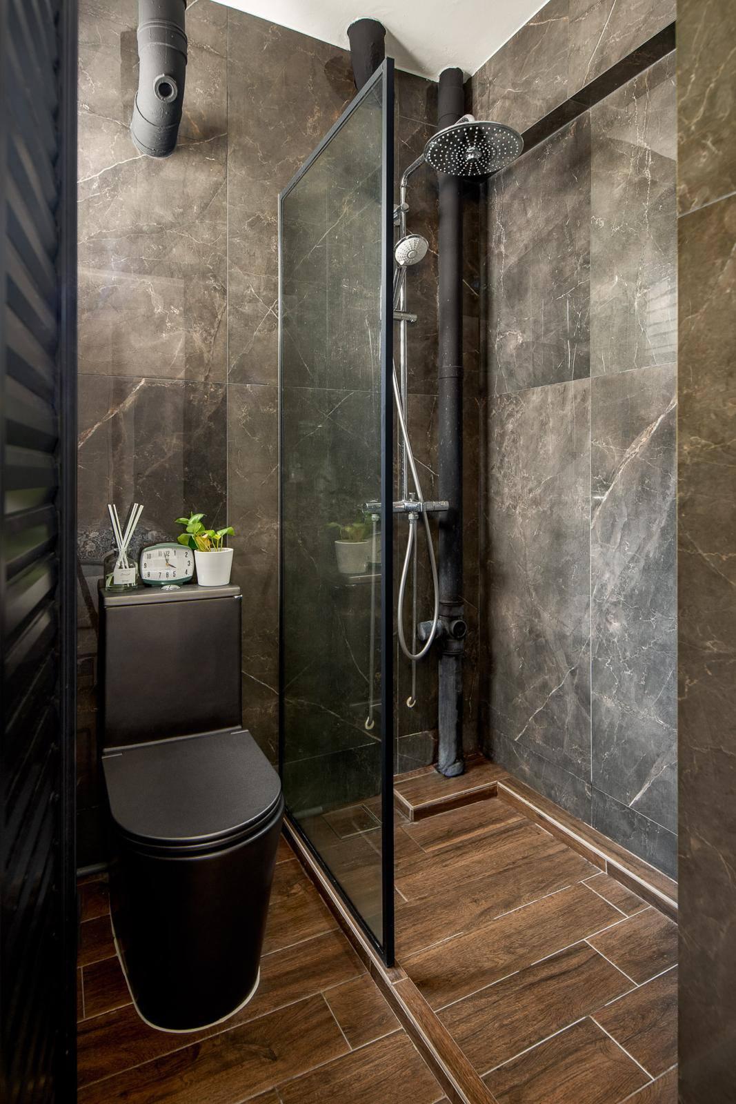 Contemporary Bathroom with Rainshower and Showers
