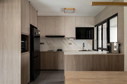 Modern Kitchen at 116A Plantation Cres