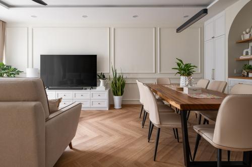 Vintage Living Room at Regent Grove