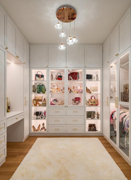Vintage Walk-in Wardrobe at Regent Grove