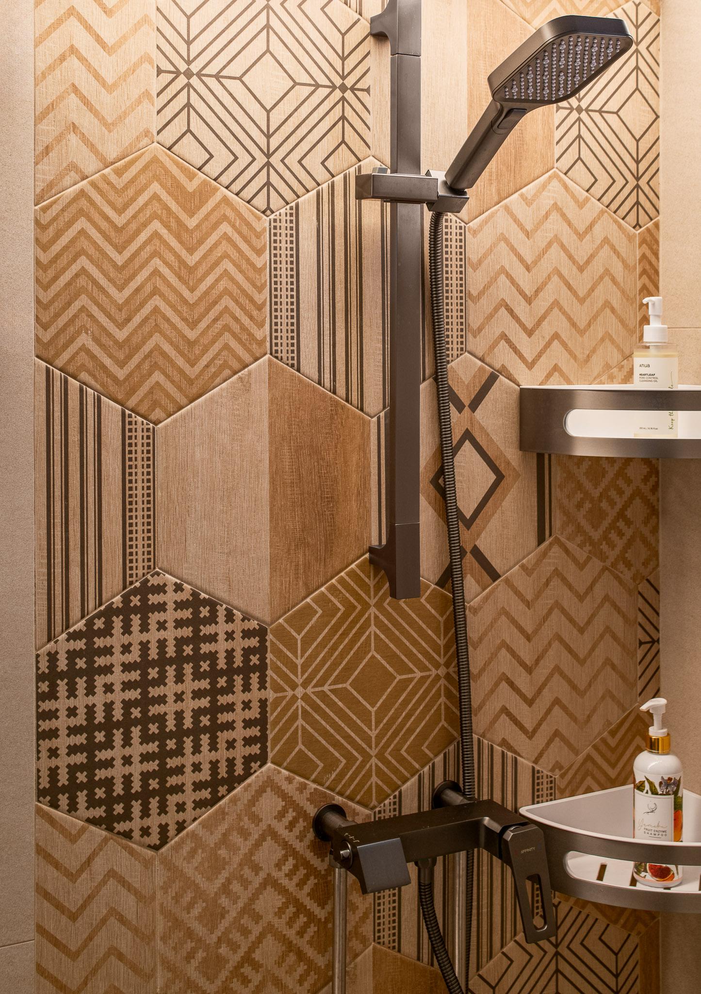 Modern Bathroom with Rainshower and Bathroom Accessories