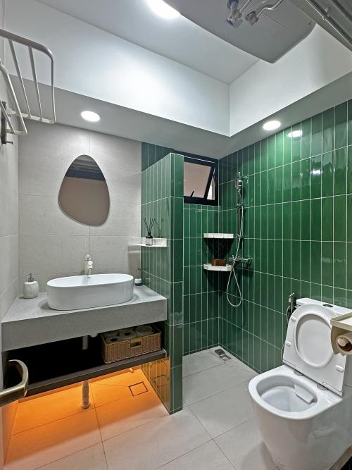 Scandinavian Bathroom at 120A tengah drive #10-27 s 691120