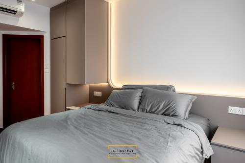 Contemporary Bedroom at 5 Jurong east