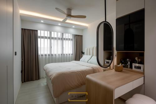 Contemporary Bedroom at 807C Chua chu kang