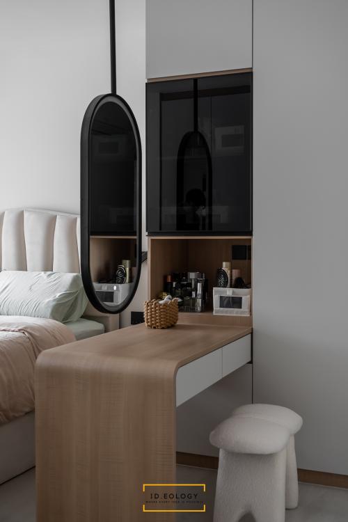 Contemporary Bedroom at 807C Chua chu kang