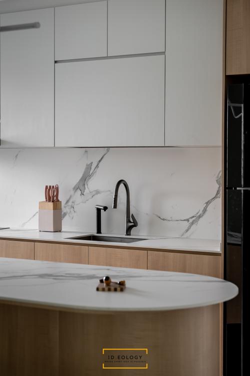 Contemporary Kitchen at 807C Chua chu kang