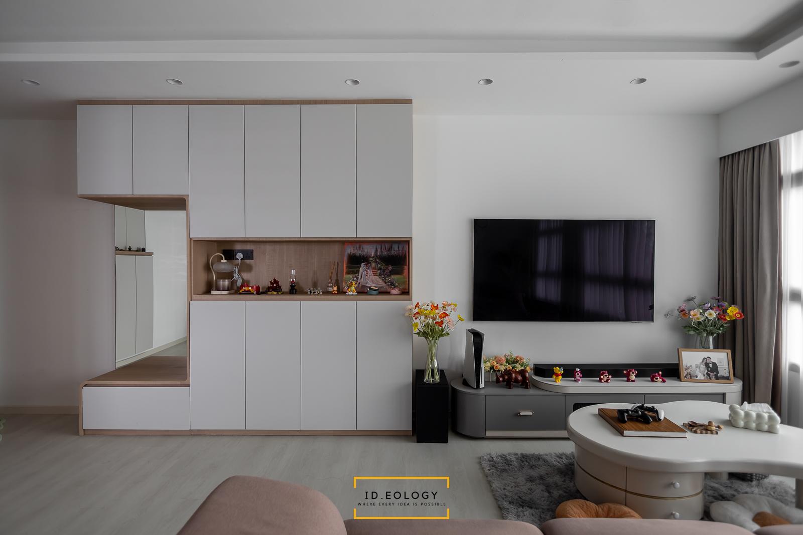 Contemporary Living Room with Countertop and Vinyl Flooring