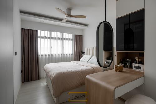 Contemporary Bedroom at 807C Chua chu kang