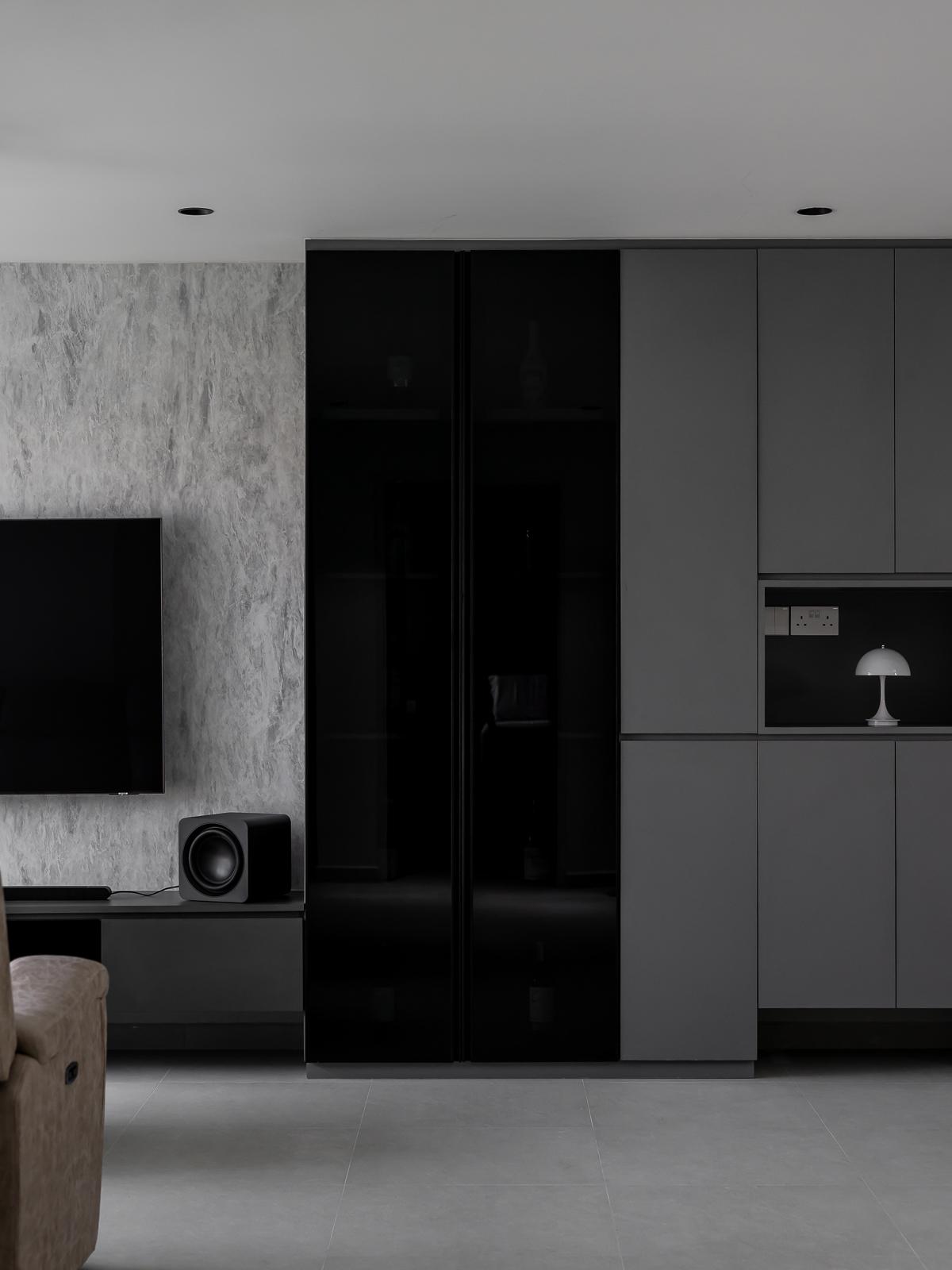 Industrial Living Room with Homogeneous Tiles and Herringbone Tiling