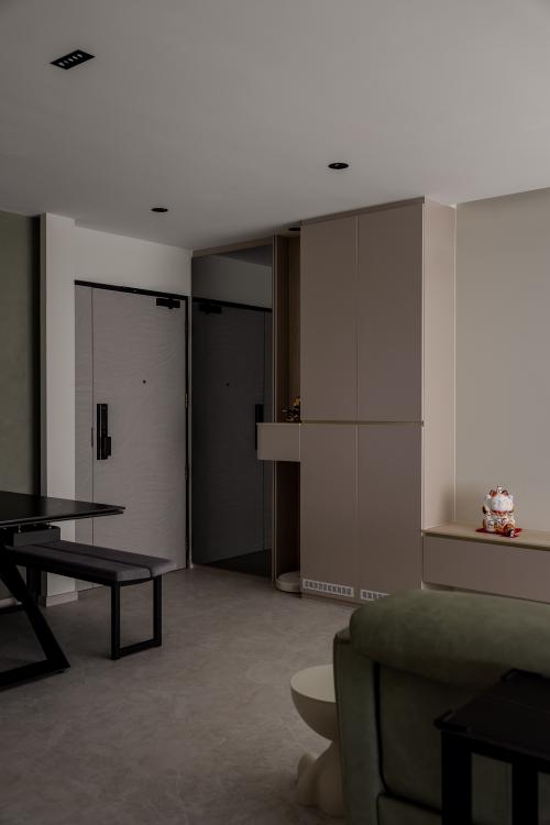 Minimalist Entryway at 310C Ang Mo Kio