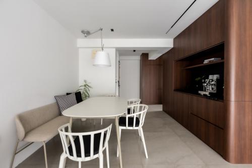 Minimalist Dining Room at Lake Vista