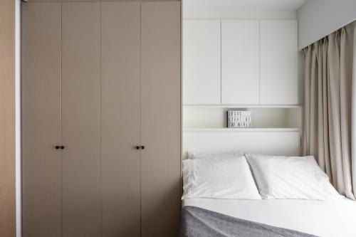 Minimalist Bedroom at Lake Vista