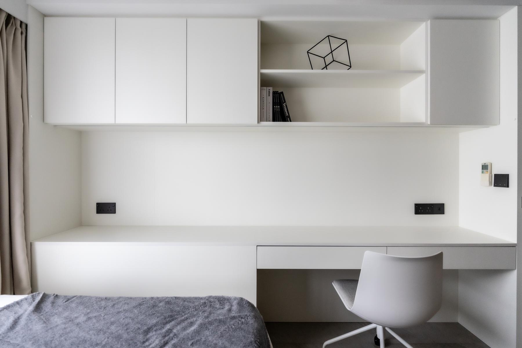Minimalist Bedroom with Platform Bed and Homogeneous Tiles