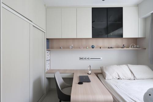 Minimalist Kids Room at Resale 3 Bedroom Condo @ Yew Mei Green