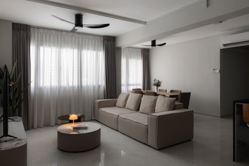 Contemporary Living Room at 540 Jelapang Road