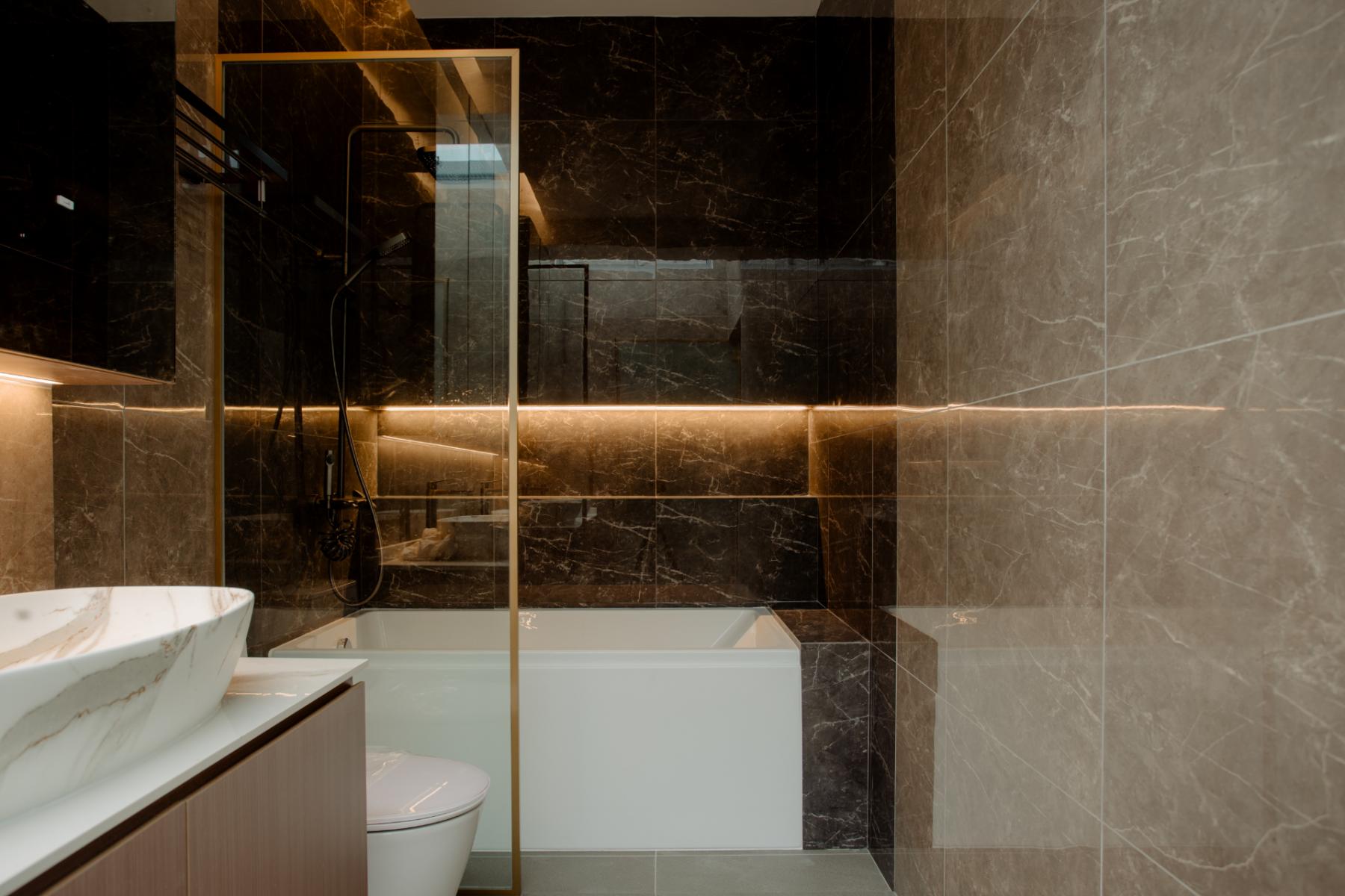 Modern Bathroom with Mirror and Laundry Baskets