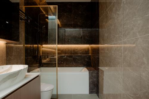Modern Bathroom at Sing Joo