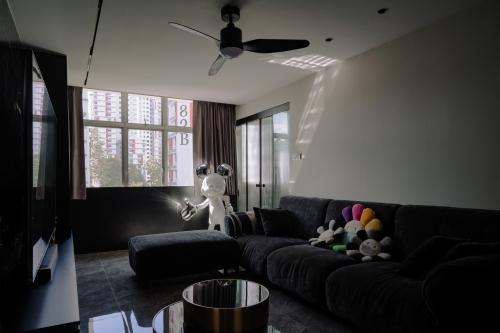 Modern Living Room at 82 Toa Payoh
