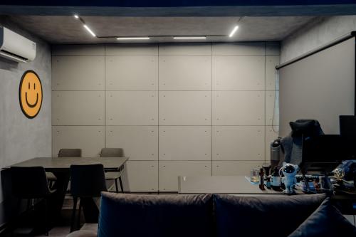 Industrial Dining Room at Tampines