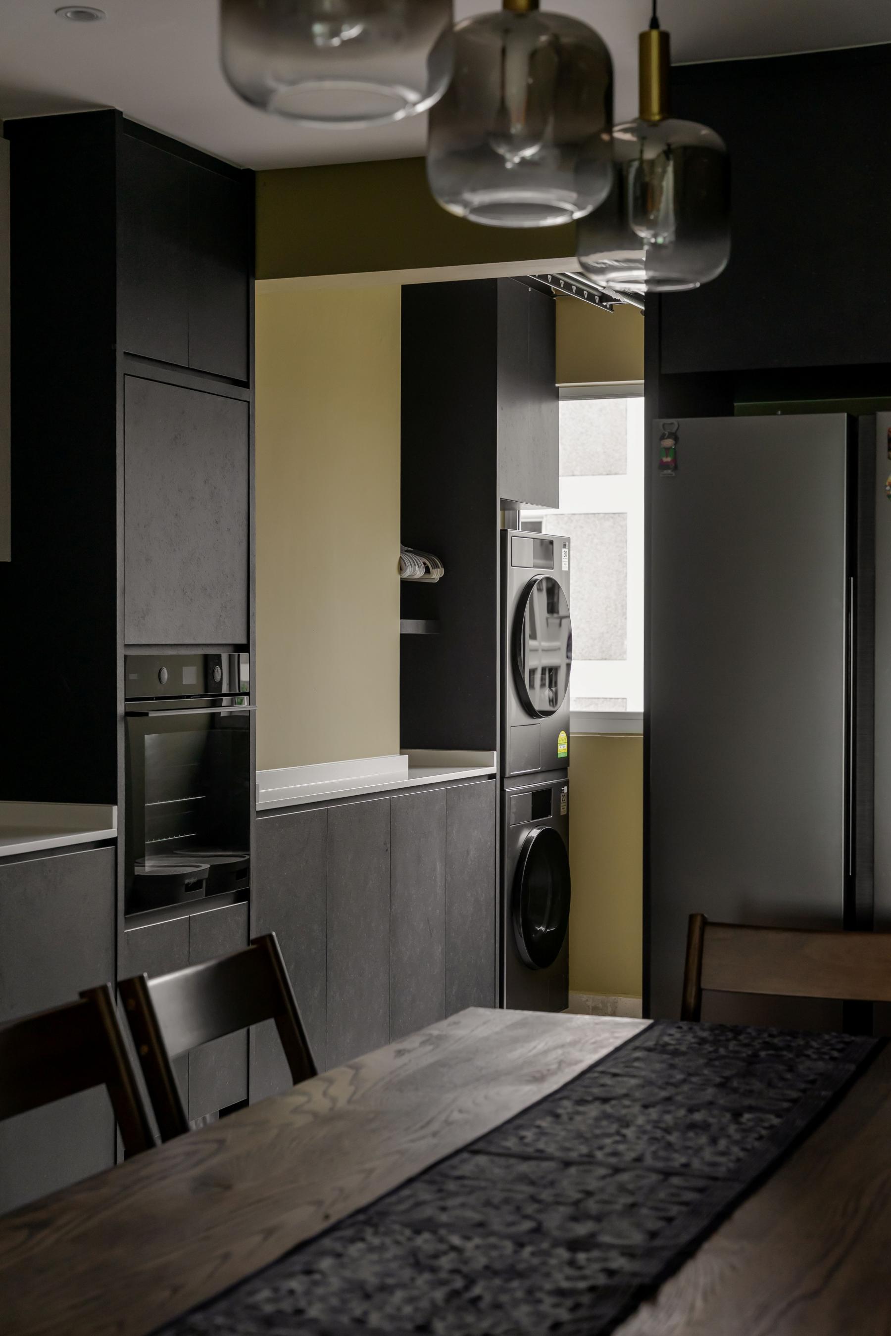 Contemporary Service Yard with Washing Machine and Laundry Area
