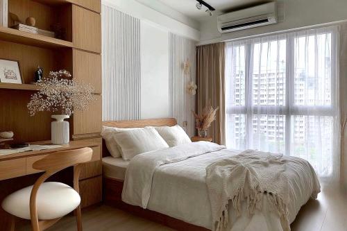 Contemporary Bedroom at Tampines