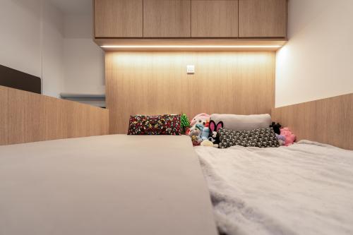 Scandinavian Bedroom at Sunset Bloom