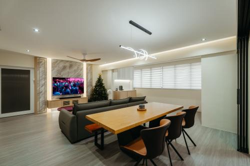 Contemporary Dining Room at Earthly Whisper