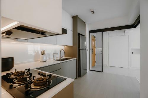 Minimalist Kitchen at Monochromatic Muse