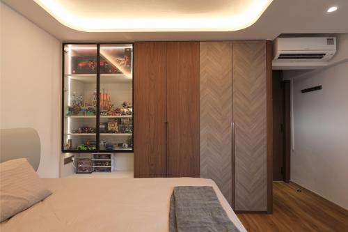 Contemporary Bedroom at Resale 4 Room HDB @ Hougang