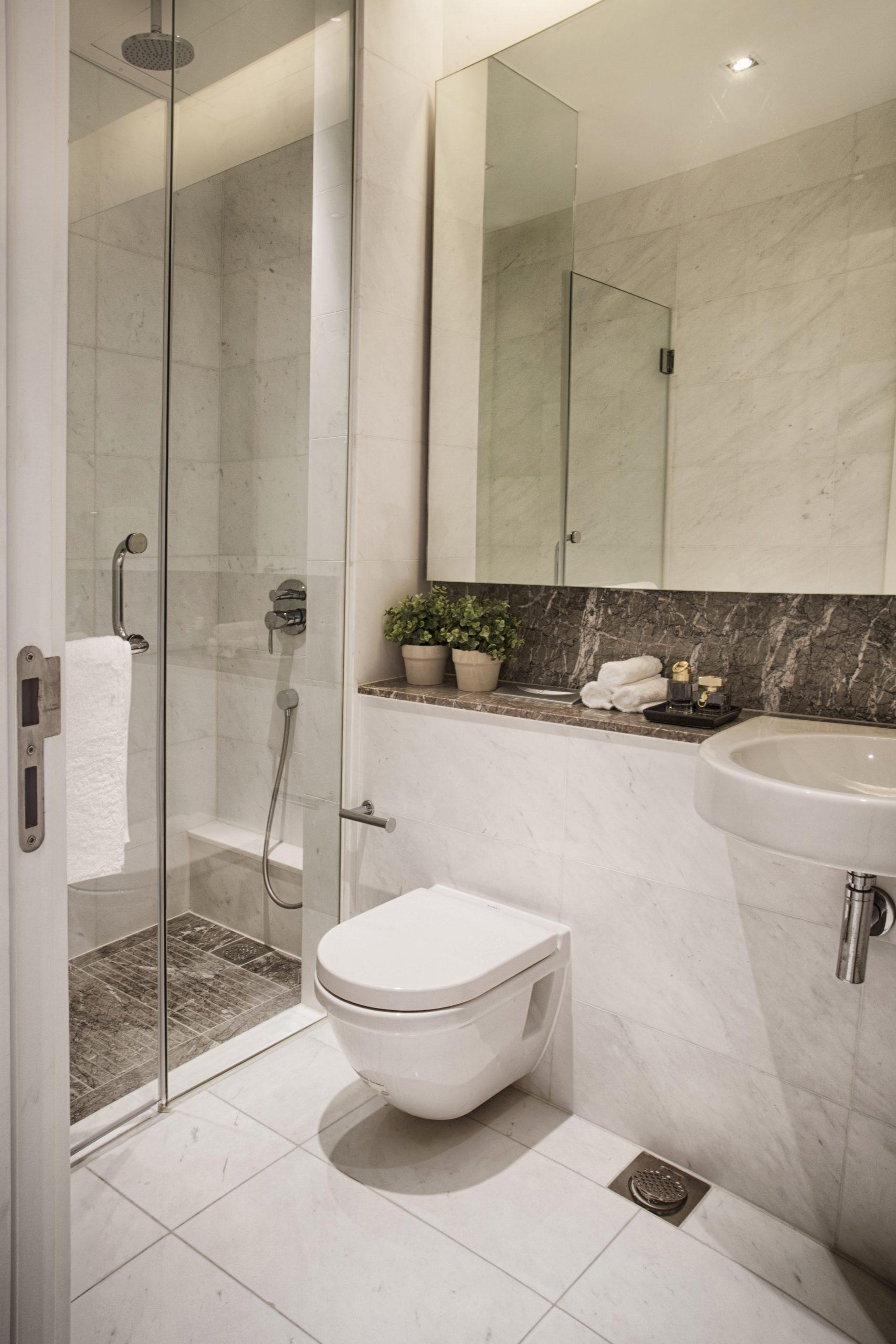 Contemporary Bathroom with Mirror and Shower Screen
