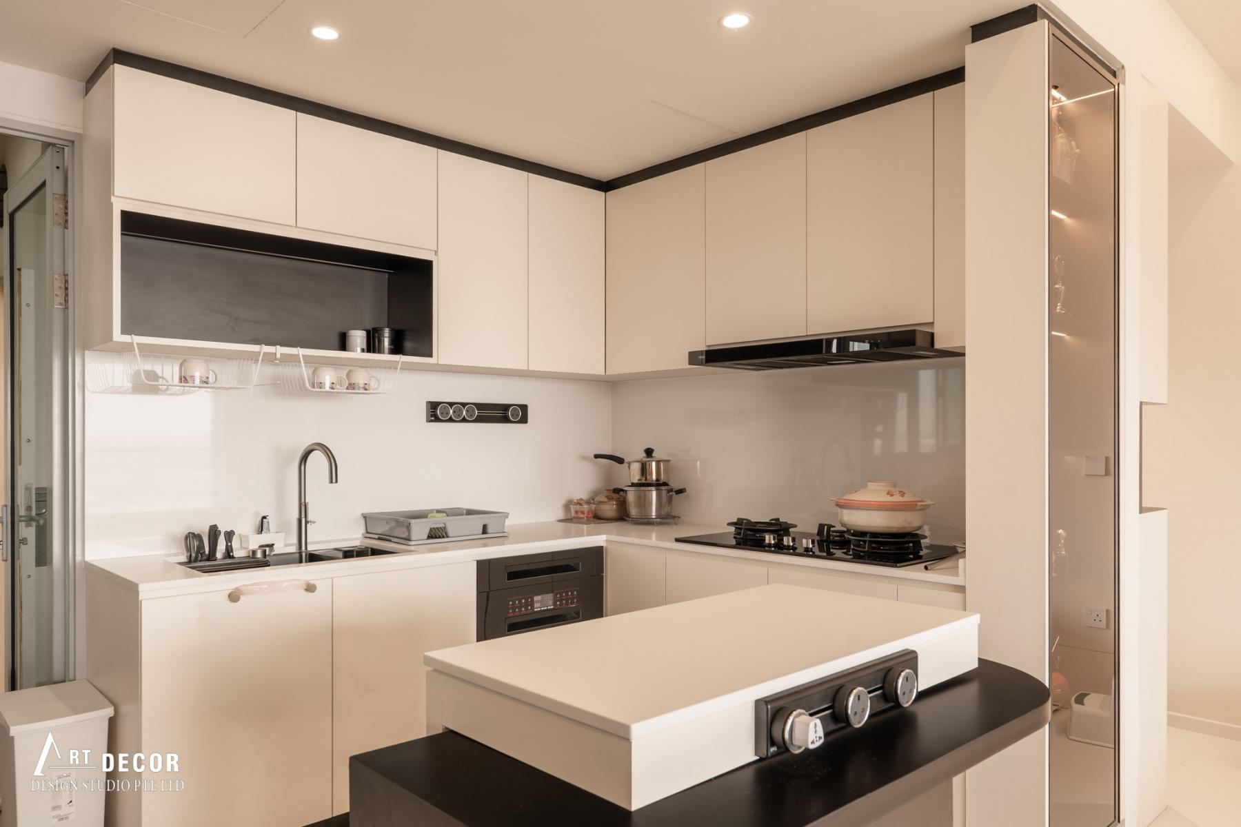 Contemporary Kitchen with Countertop and Kitchen Island