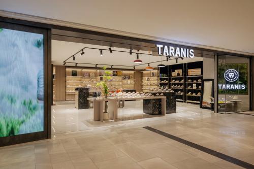 Modern Retail at Raffles City - Retail