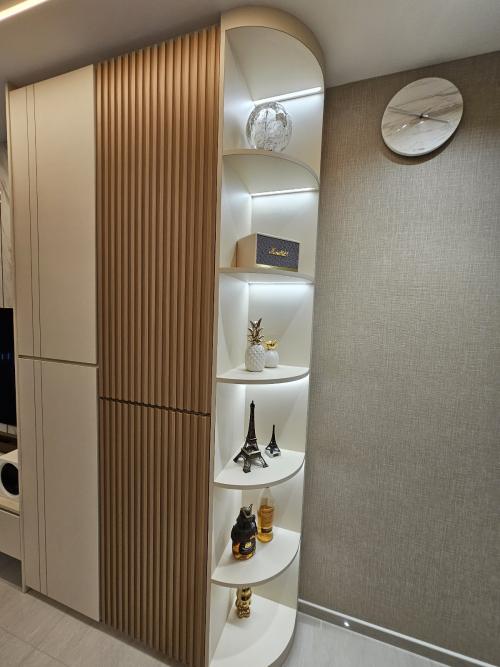 Scandinavian Hallway at Piermont Grand
